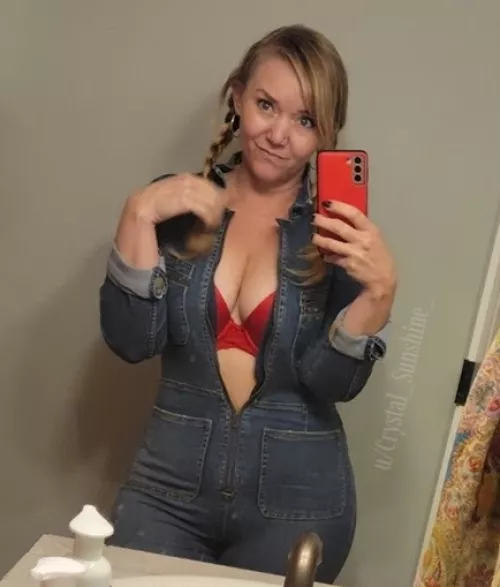 Peekaboo! F50 by Crystal_Sunshine_