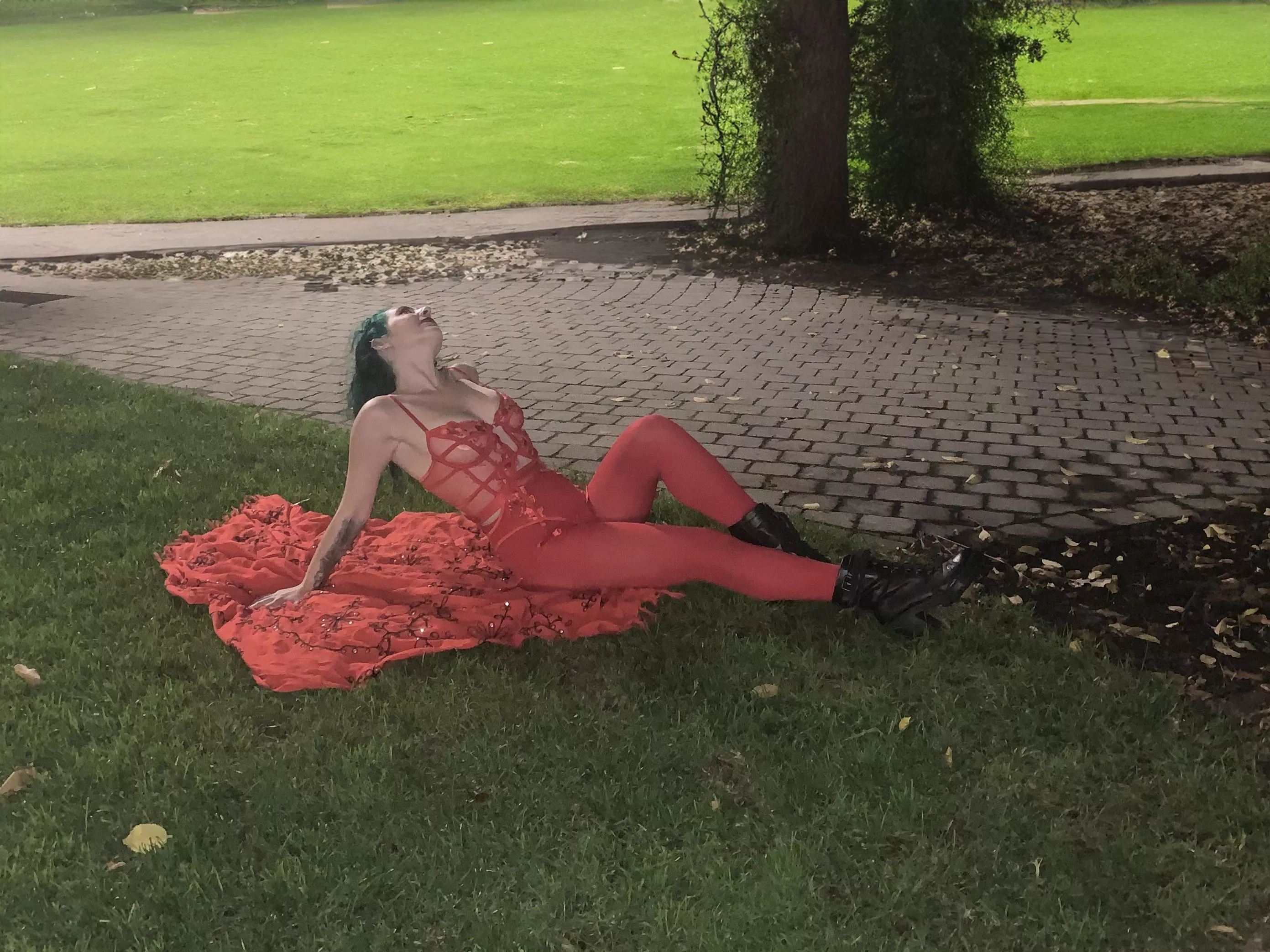 Petite on a picnic posted by sirenskiss3