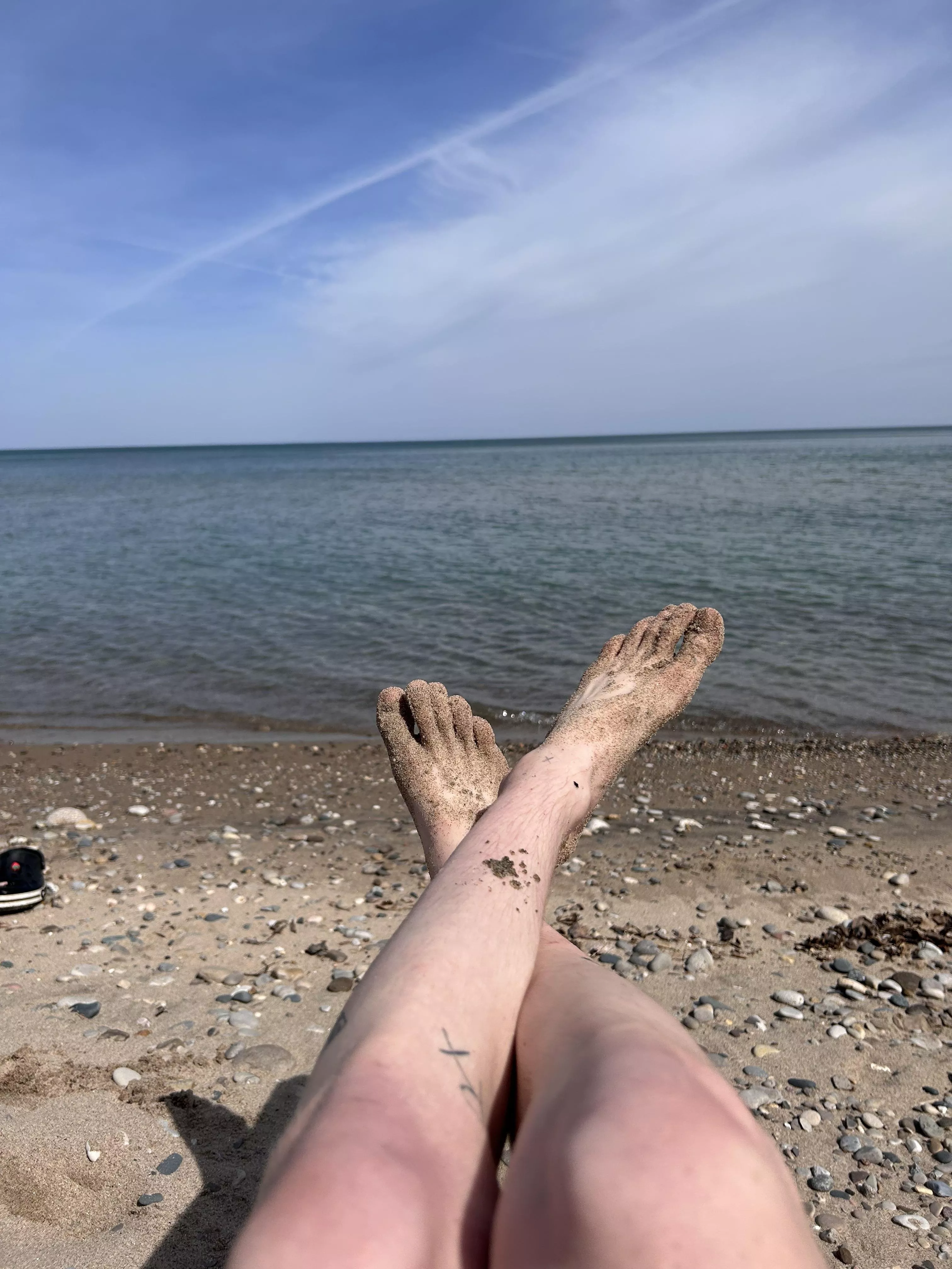 Sandy feet posted by calypsoskitty