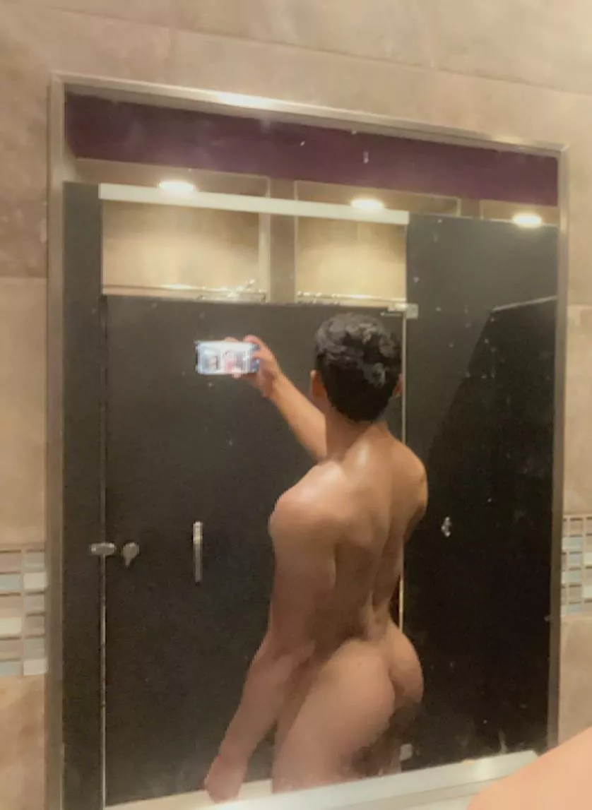 Sweaty gym sesh :) posted by bbbrandon0