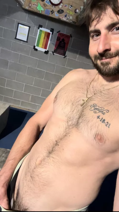 Thumbs down, shorts down by Roo_lawnmaster