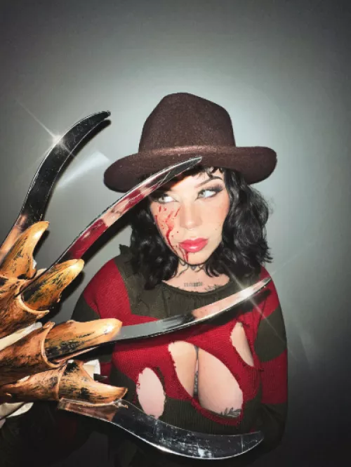 what is the first word that comes to your mind when you look at me? by lildemonwaifu