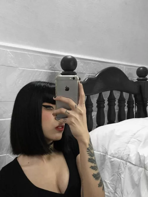 Your favorite brunette by kymek1