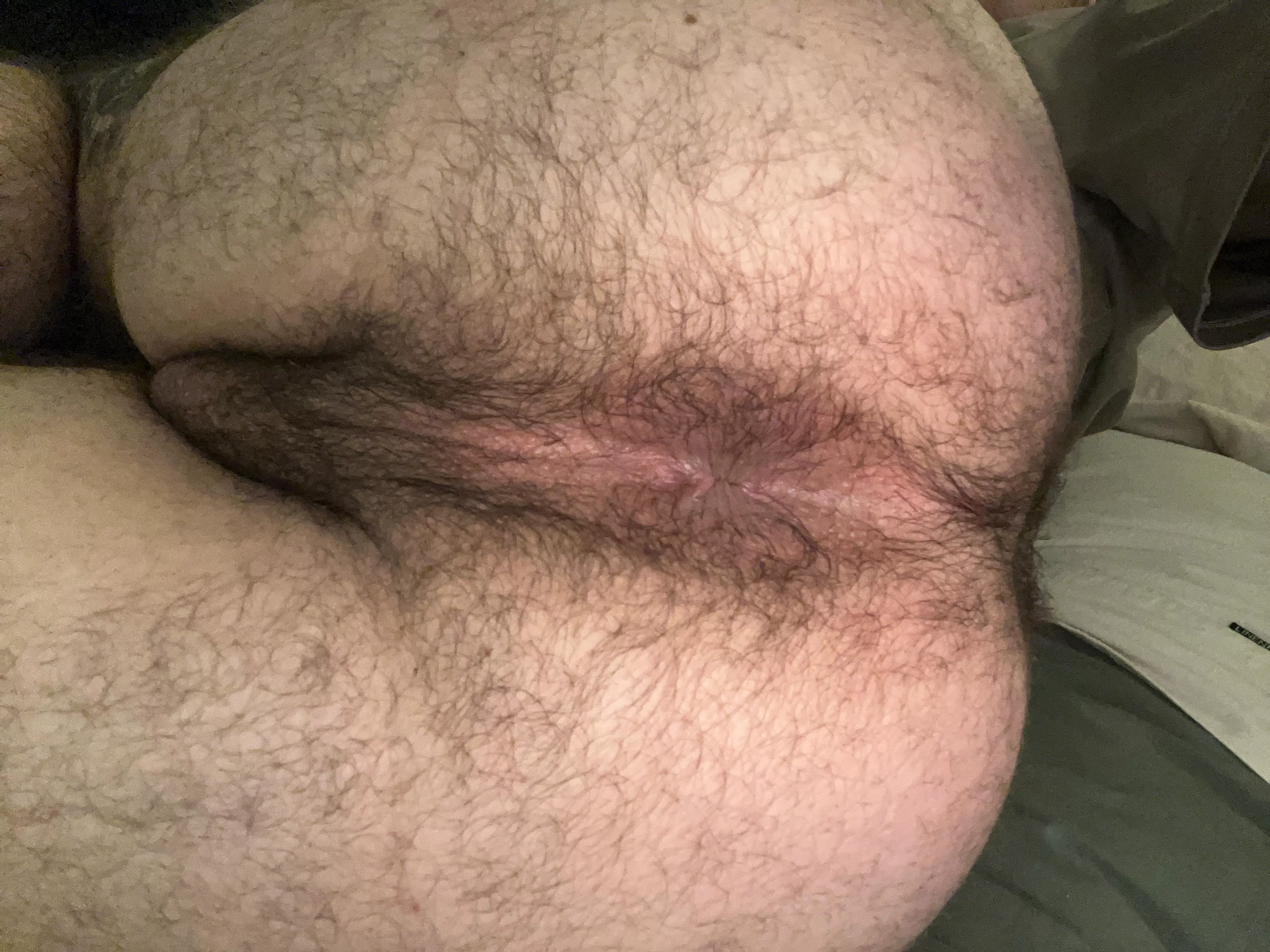 anyone wanna give me a kiss good night? posted by Key-Vast3587