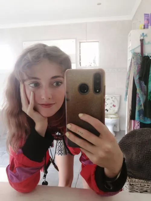 Caught my reflection in the mirror, and it screamed 'cute selfie time.' What do you think, should I make it a habit F18 by dewcarrot
