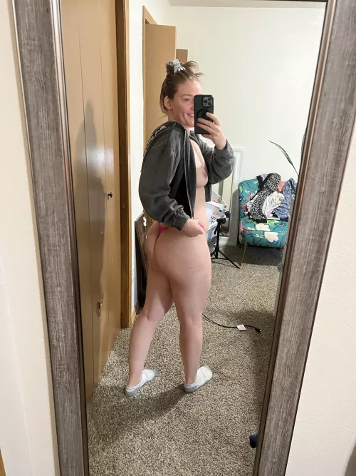 [f]rom the back by adorablelilli