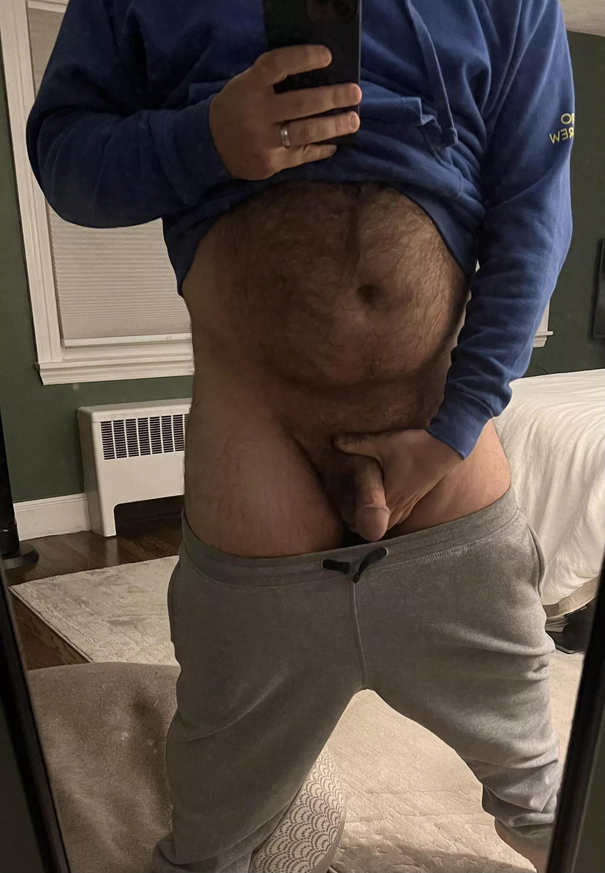 Gray sweatpants season makes me super horny. posted by GayThrowaway588