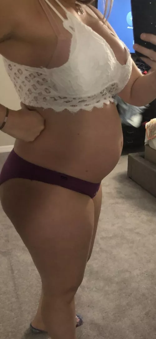 Growing 😘 by Hotnursewife