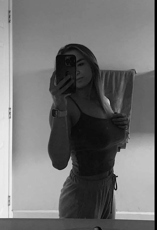 Heavy tits posted by PrimaryMacaroon8395