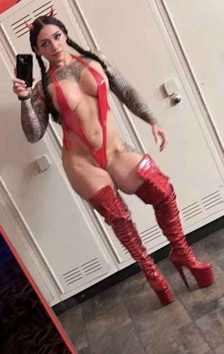 I feel so powerful in these posted by alexiafromhell