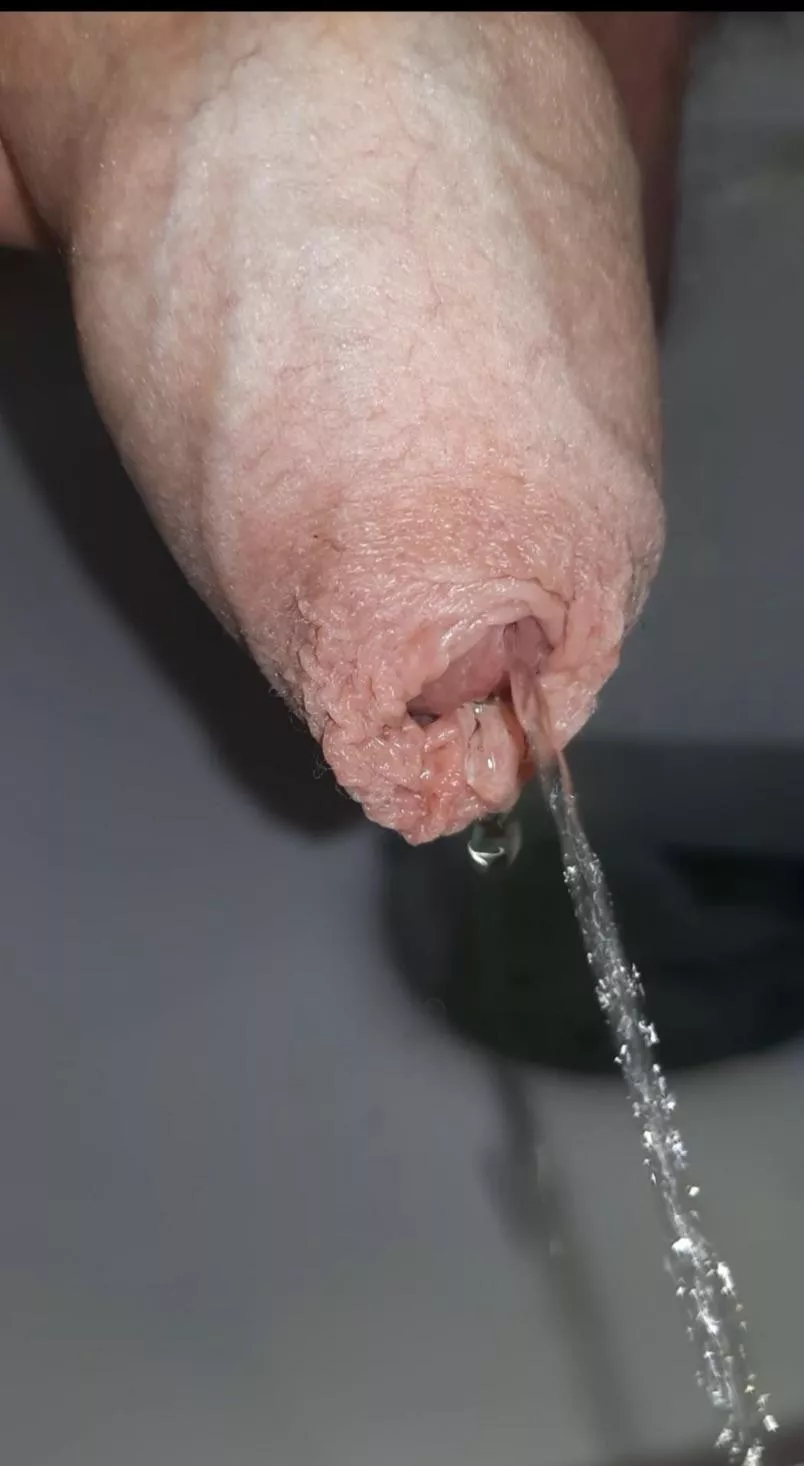 My pee is clear like water, so perfect to drink! 💧 posted by MrPeeMyPants