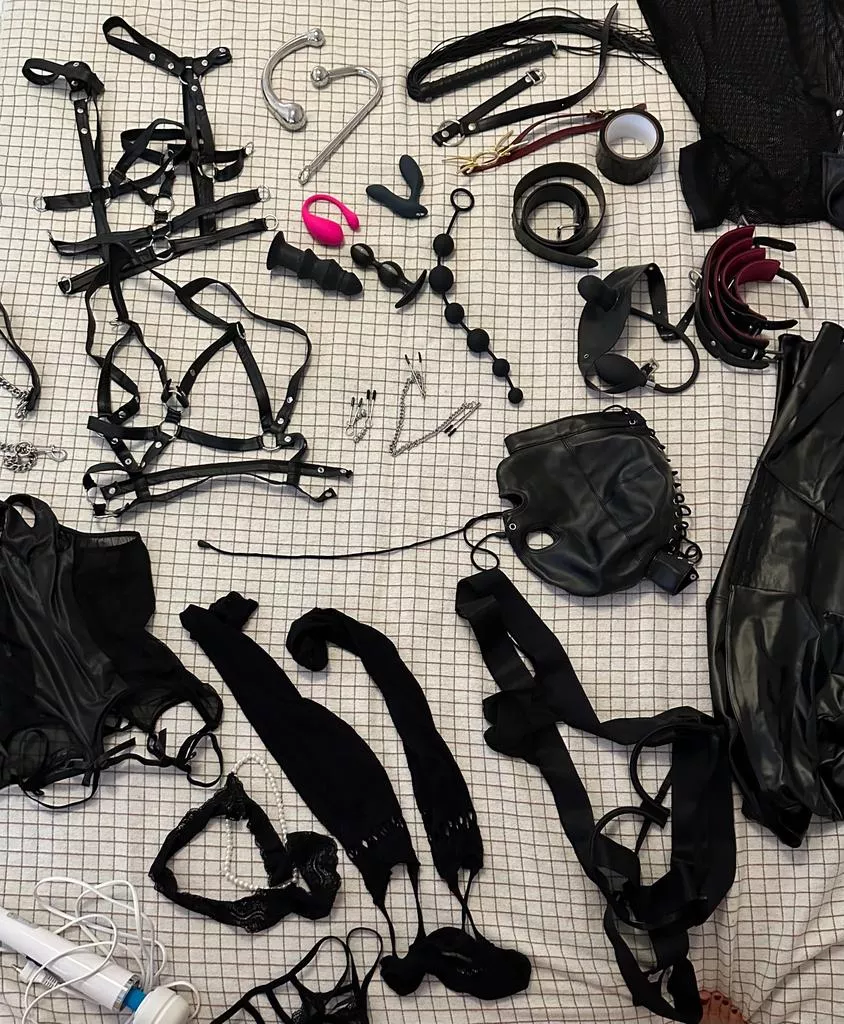 Preparation for the two day training of my slave [f] posted by GoldinatorMountain