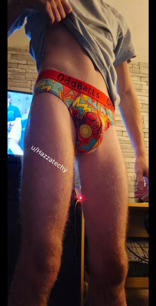 Resisting the urge to get naked by Hazzatechy