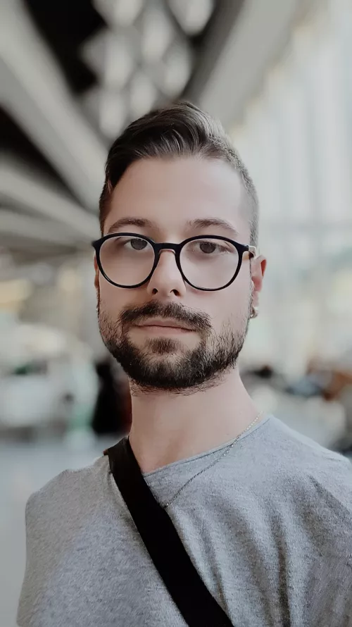 Scruffy look by Present_Leg_4597