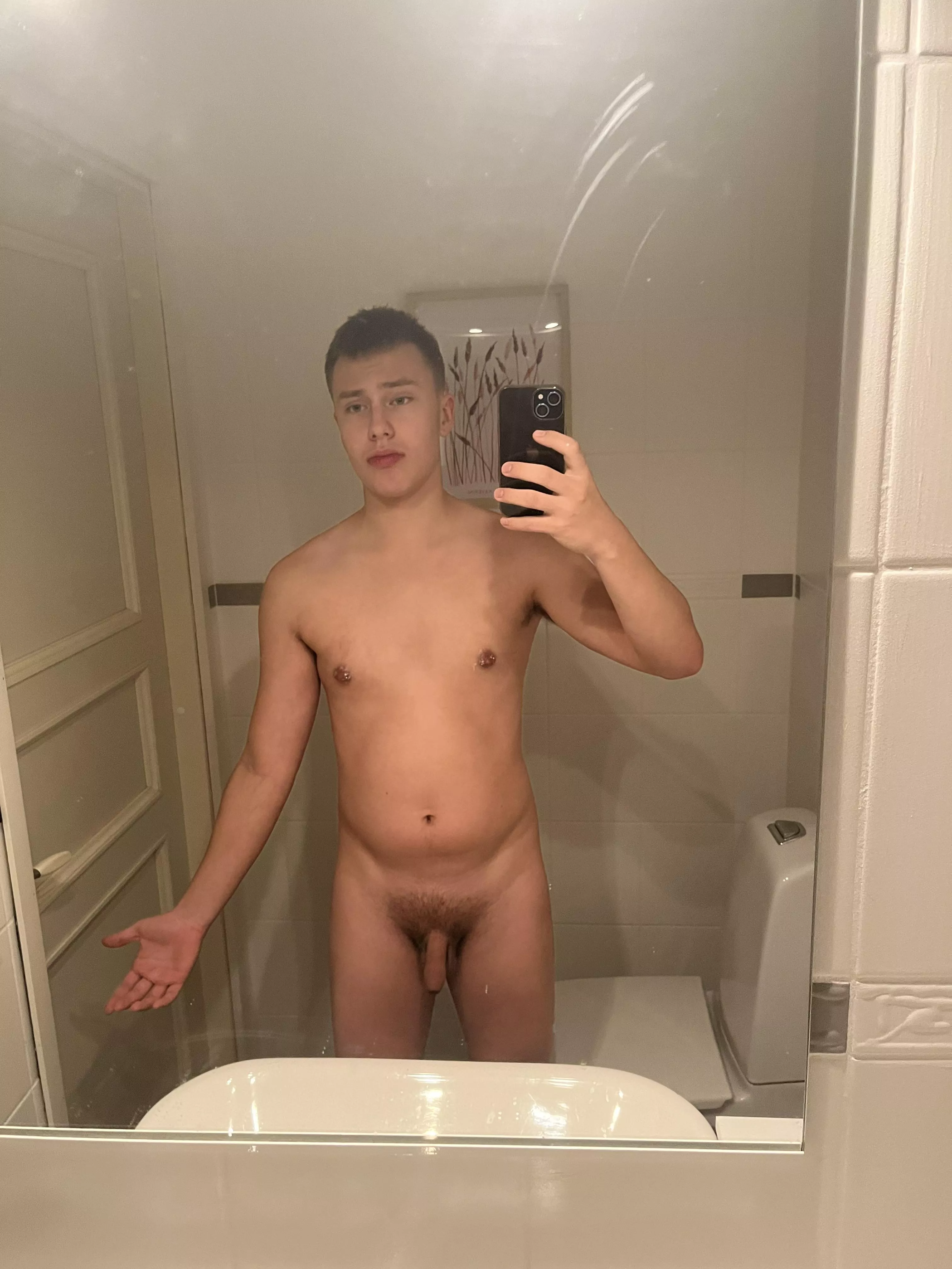 Soft Pic before bed😜🤟🏻 posted by Jessdudez