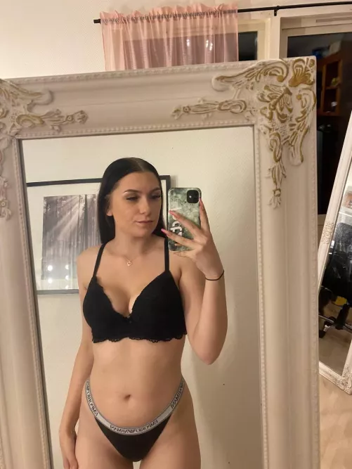 Vem vill ha bilder i DM? by Mediocre_Unit_7207