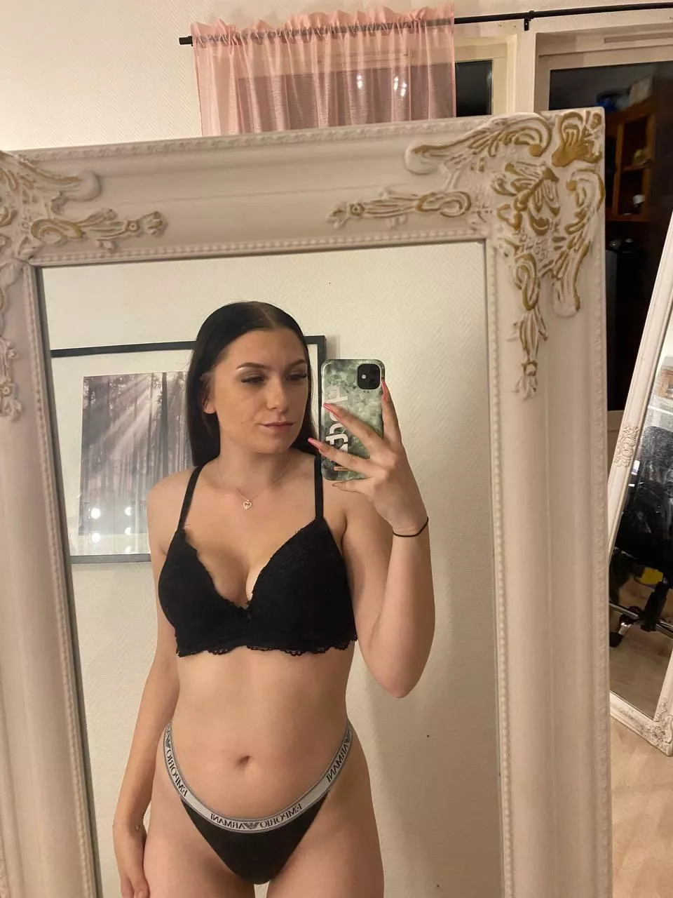 Vem vill ha bilder i DM? posted by Mediocre_Unit_7207