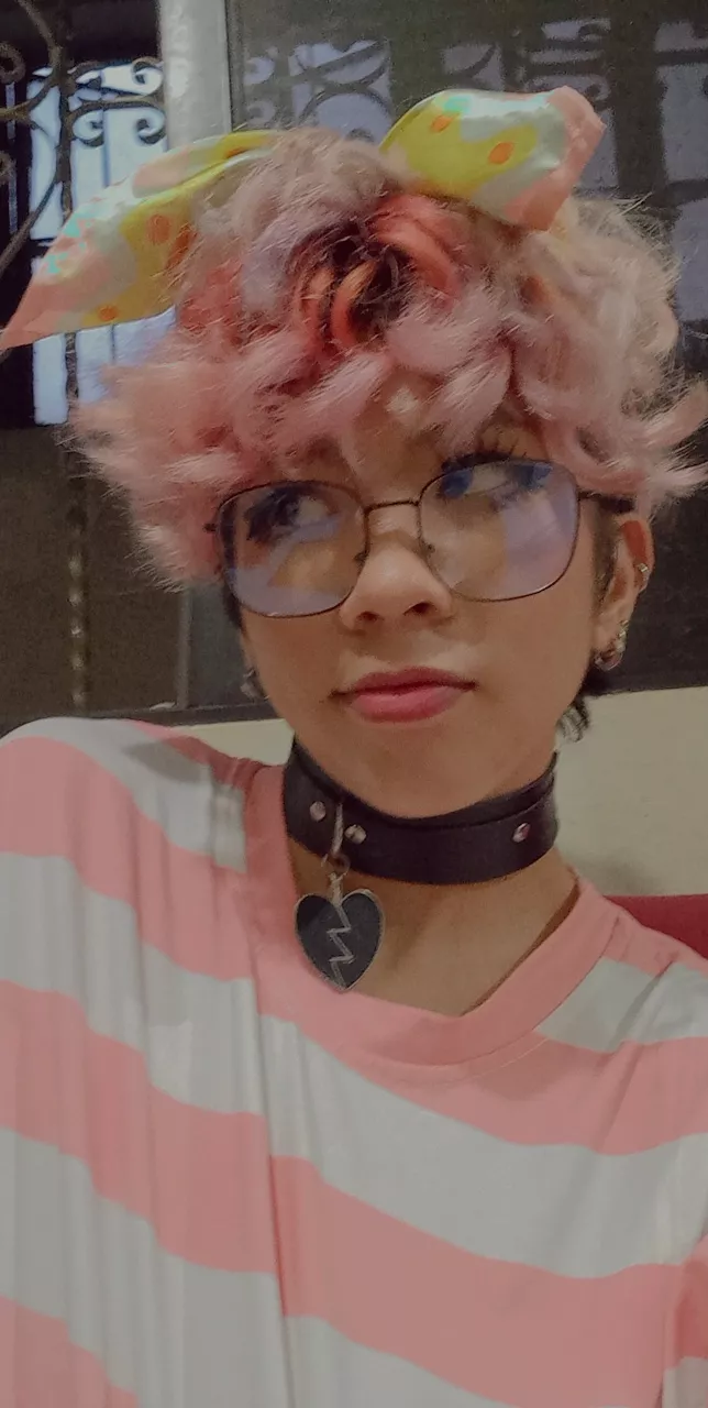 what do u think i'd smell like?😳 posted by DimlyThorny