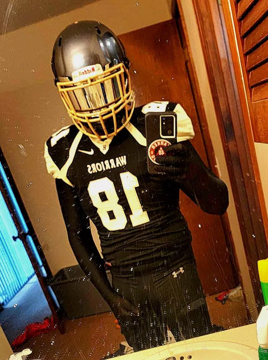 21 m fb player. Anyone around my age into sports gear or play wana trade/have fun dm for snap. posted by requ12