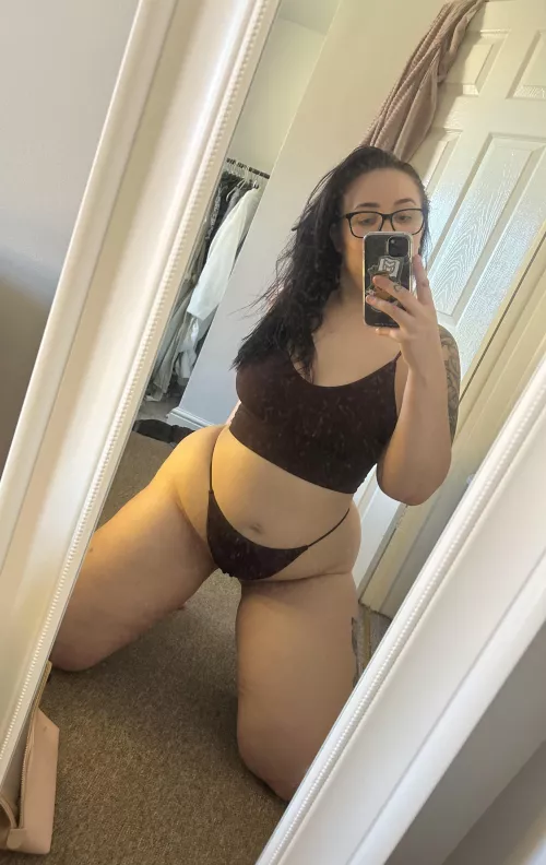 Come get your hands around my hips by Ldotxx