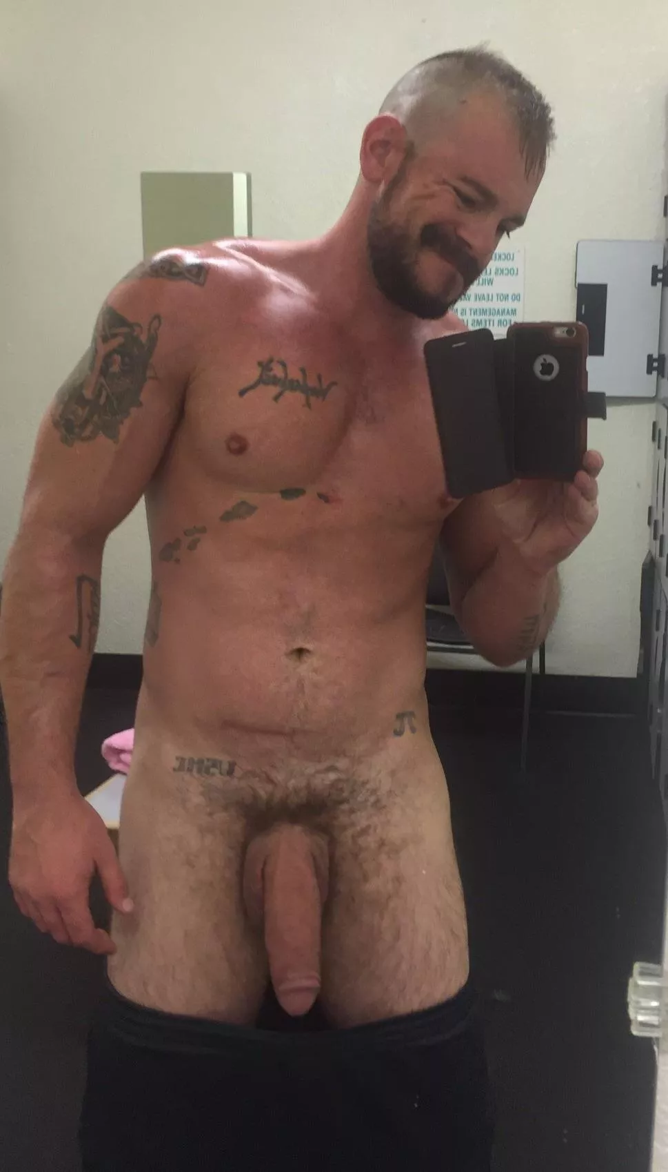 Hanging low posted by inkedpolyglot