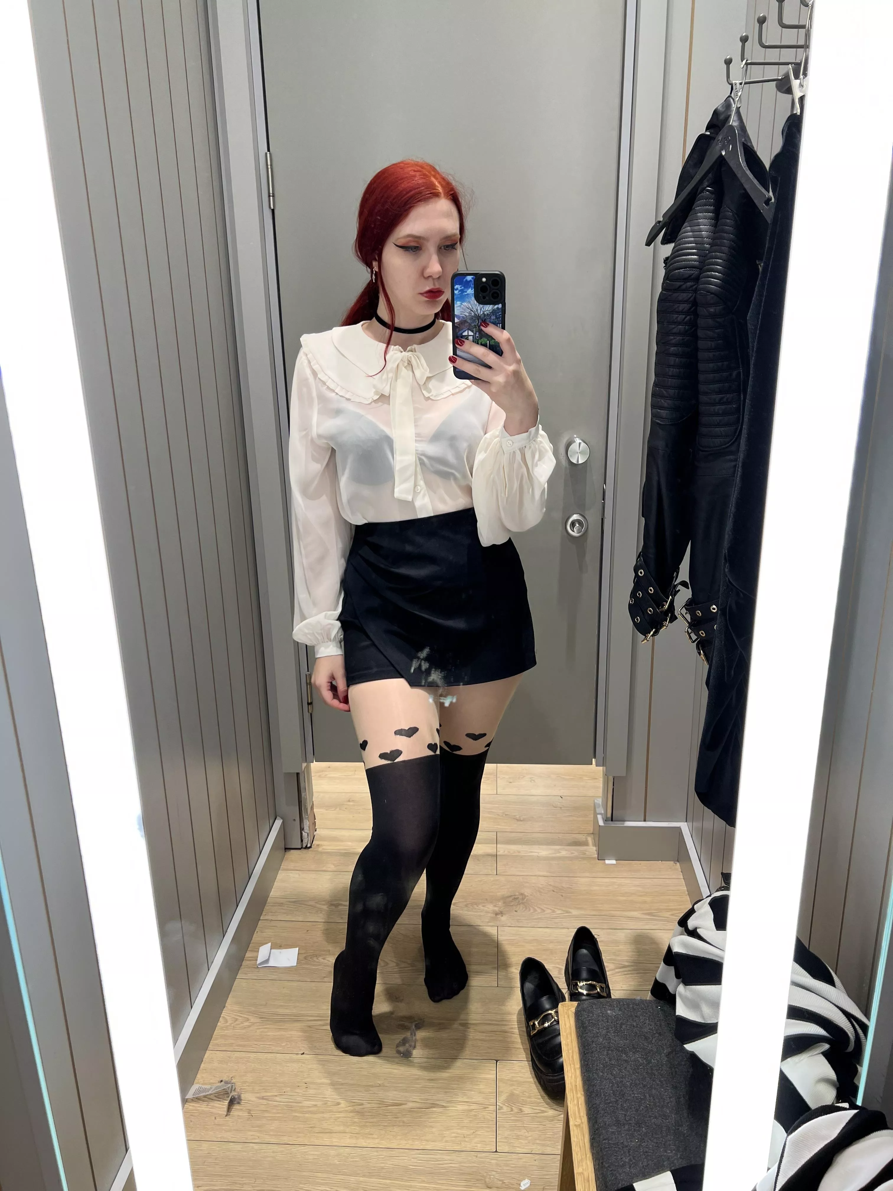 Hello🤍🖤 posted by ichigo_emaa