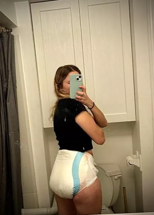 I have been so constipated recently.. I’m so happy I managed to squeeze a poop out! 💩 by scott-57