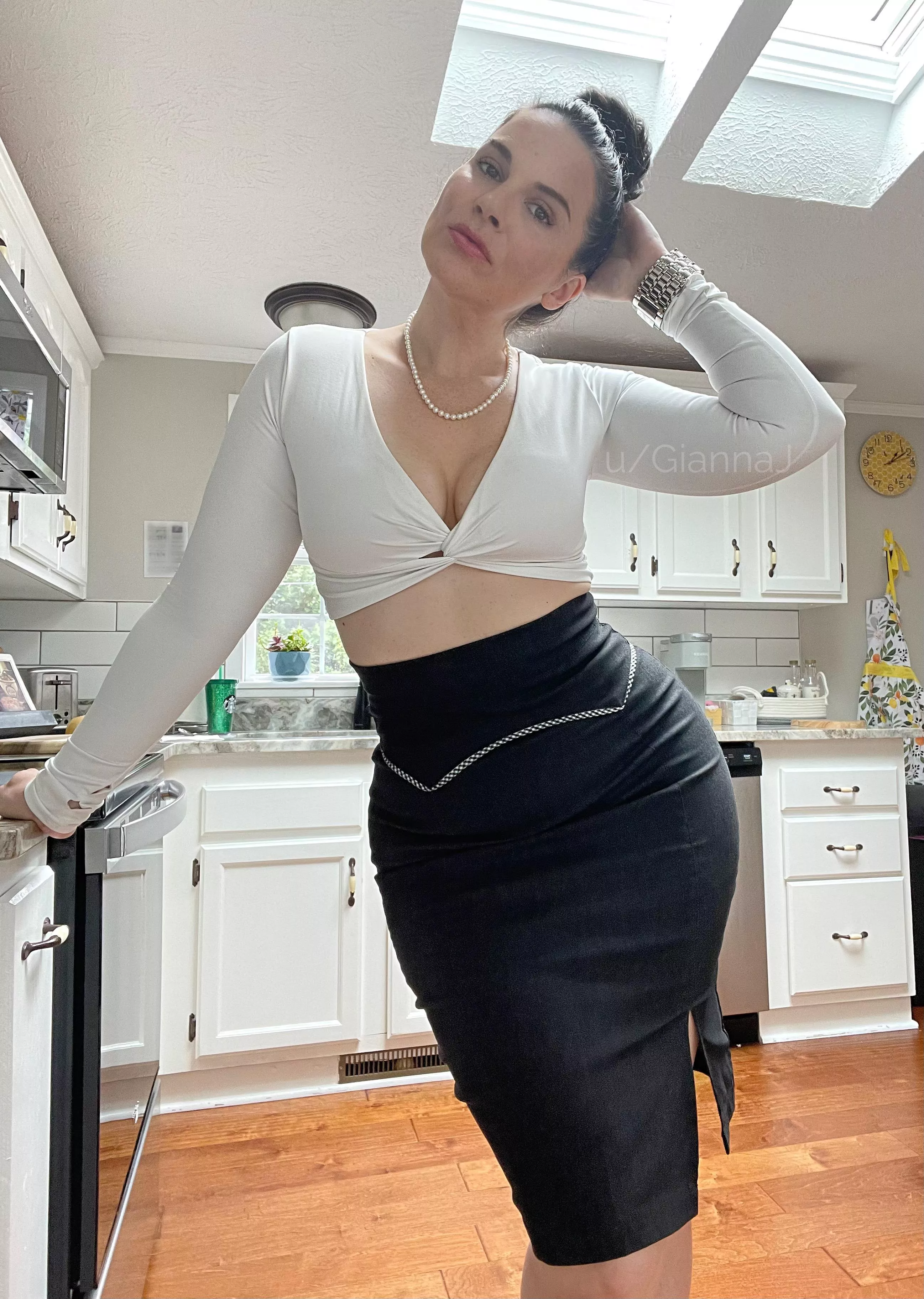 Meet your new stepmom 42(F) posted by GiannaJ