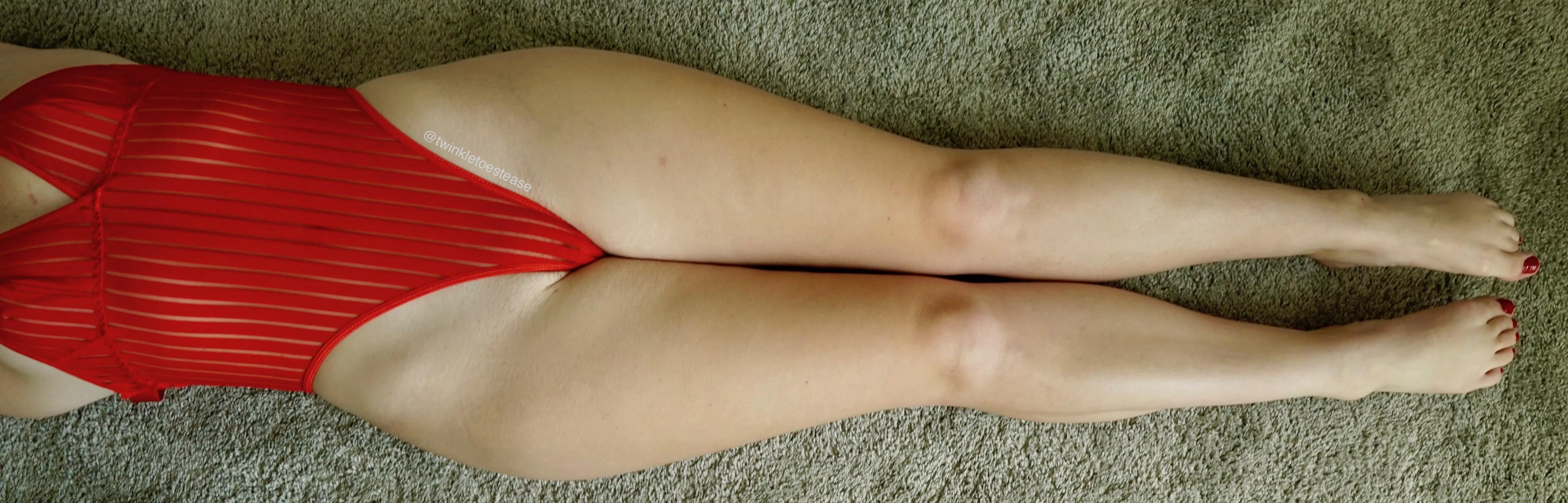 red always looks nice on me right? posted by twinkletoestease