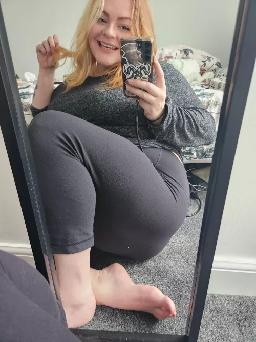 Storm Babet has me stuck inside and bored 😴 by EmberAdams4