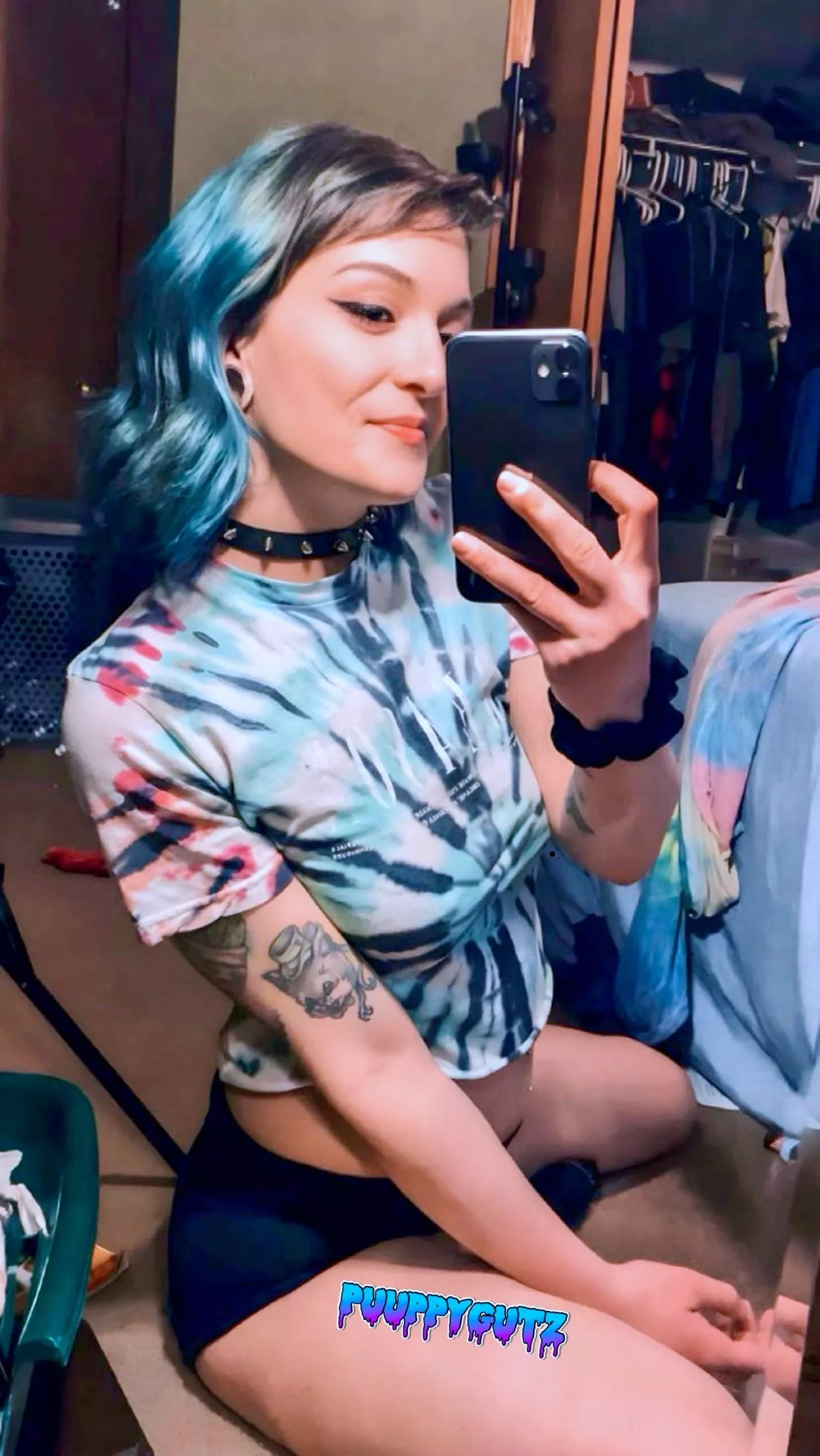 *suddenly a wild emo girl appears!* posted by puuppygutz