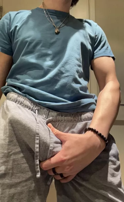 Try and deepthroat daddy’s cock by Iqqz