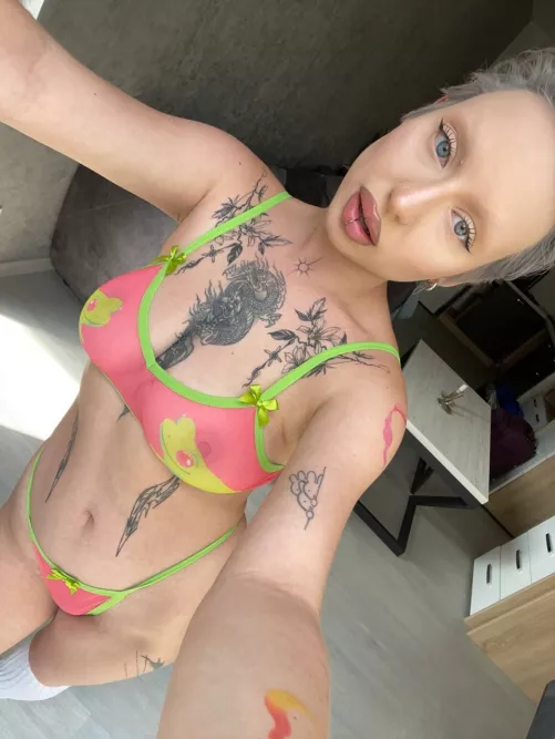 Would you like to spend time with someone like me? by stagnantLinin