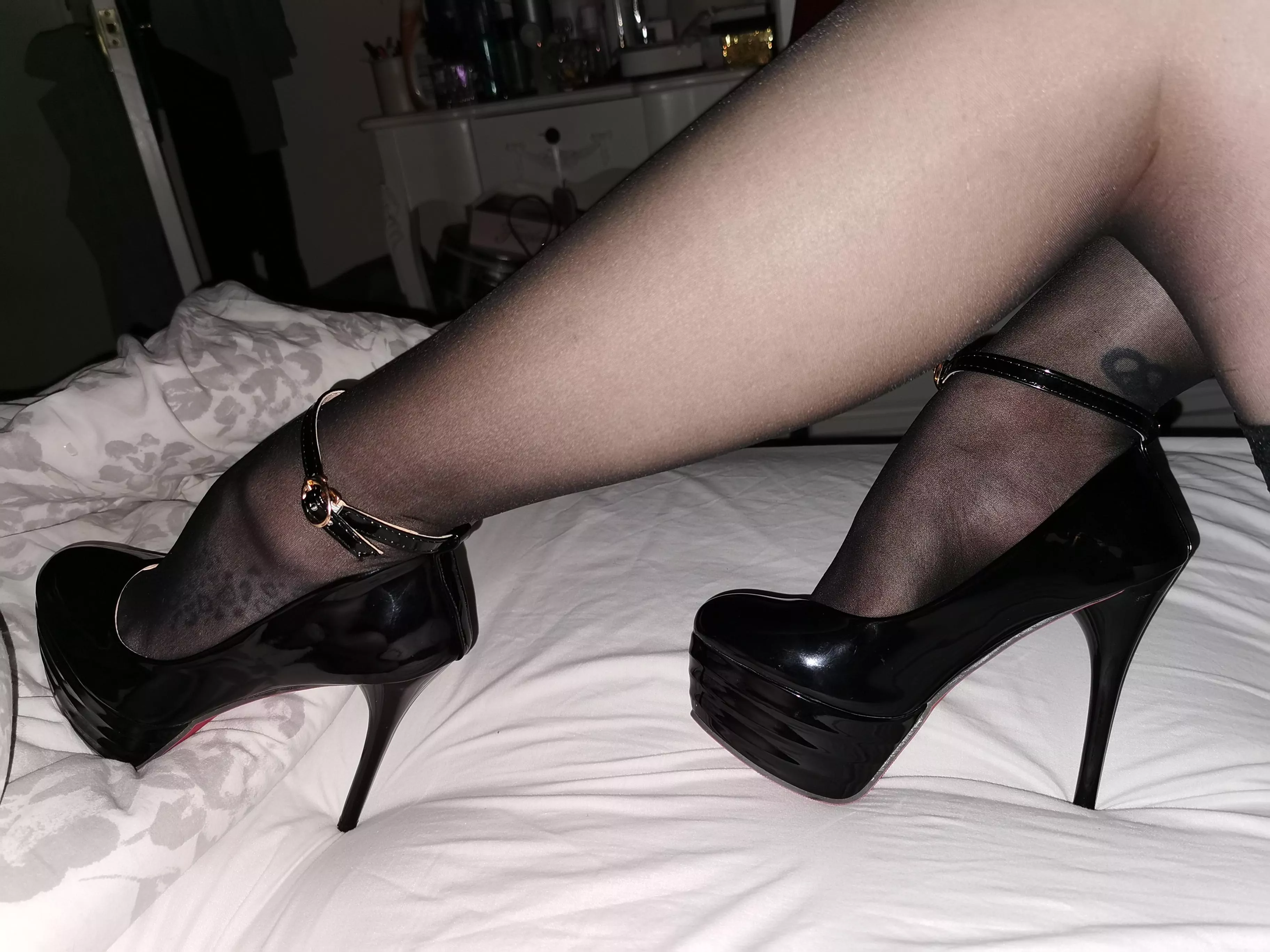 Black! posted by Pale-Subject-6735