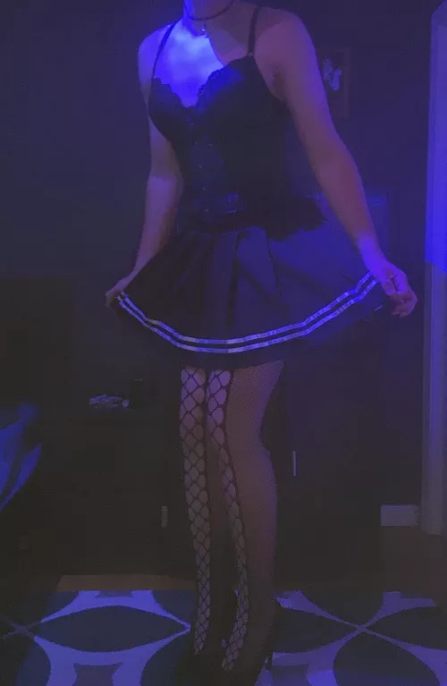 Does anyone even think I'm cute 😭 by IynxBot