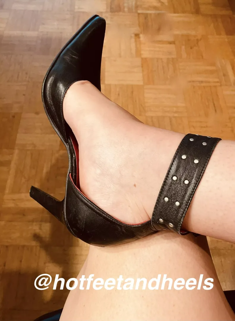 Enjoy the view [f] by HotFeetandHeels