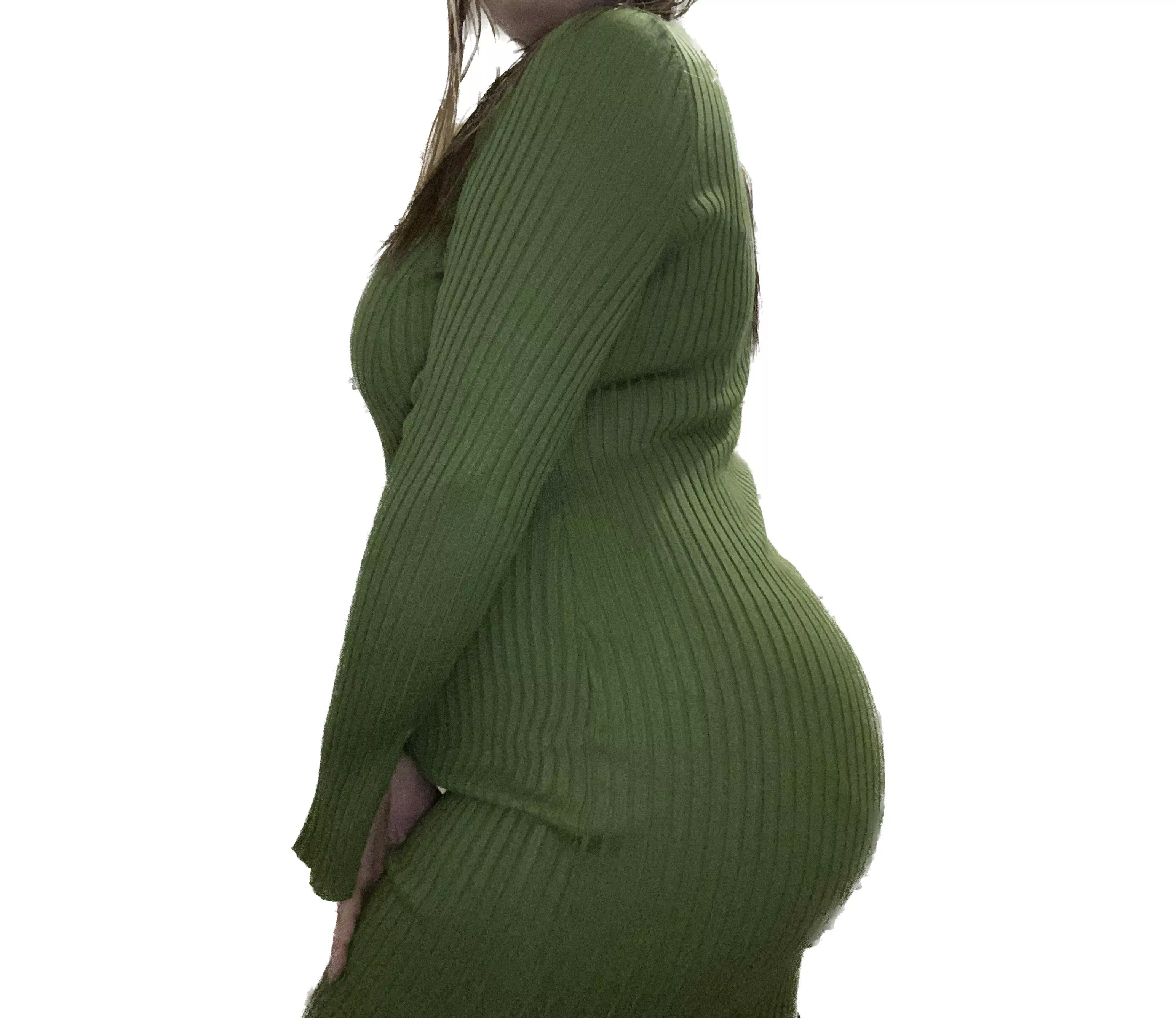 Getting curvier by the day 🥳 posted by savpeaches