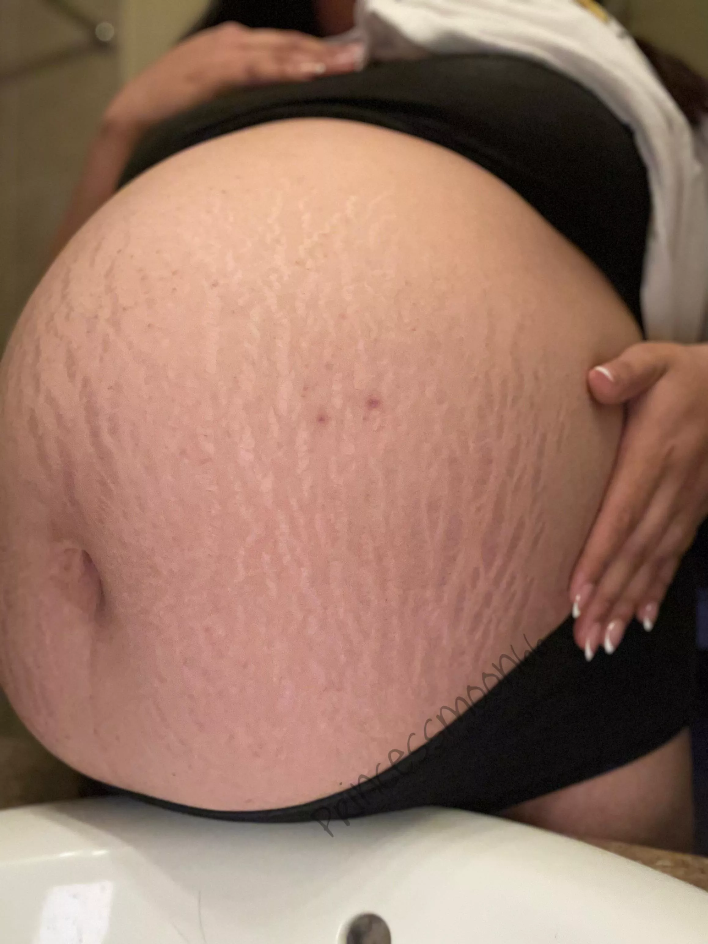 Goodmorning from your favorite fertility goddess 🤰🏻💘 posted by Milkymooon66