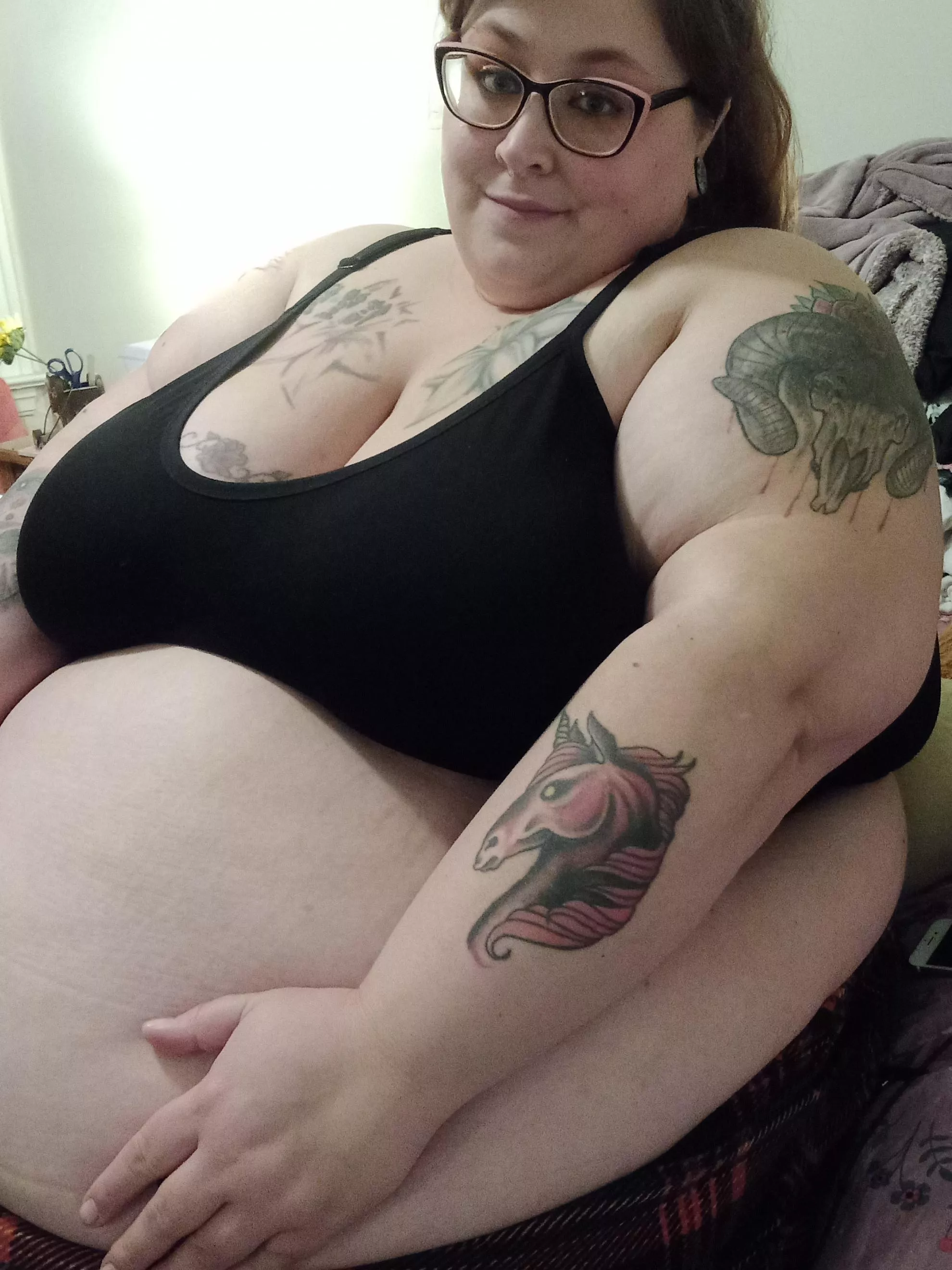 Hubby's gone for the weekend and I'm free ;) posted by Ashasaurusrex_kitteh