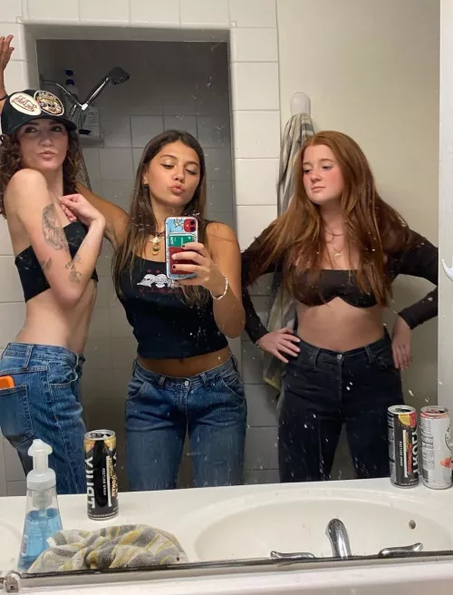 Mirror Selfie by Eating-Crayons