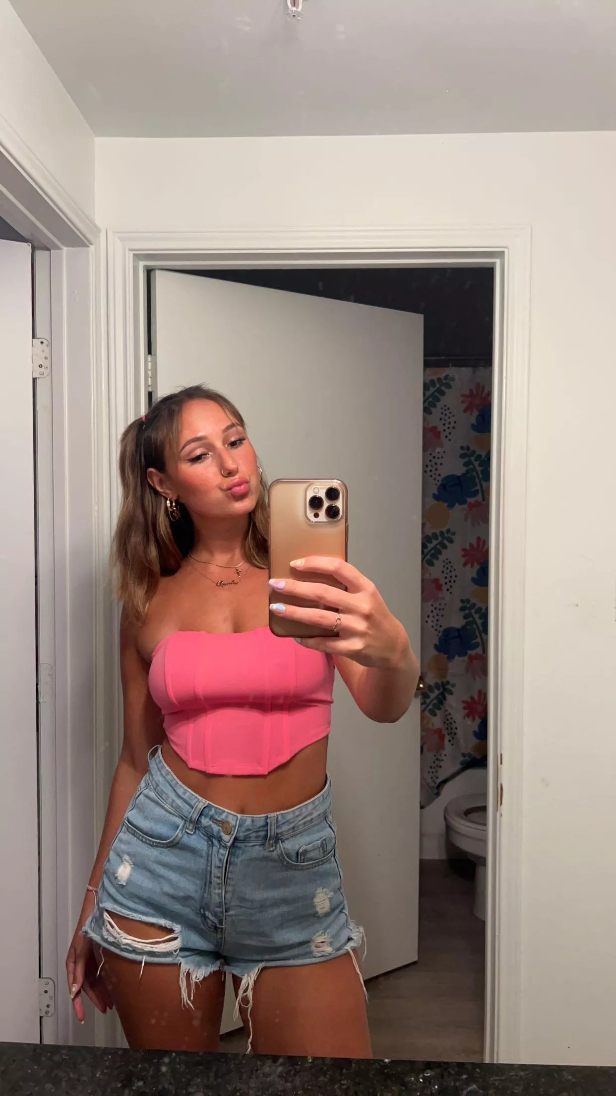 no bras in my attire posted by zaeszecret