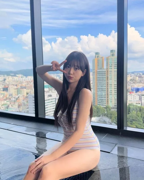 Rate 1 to 10 and what do you like about her by Confusiongloomy839O