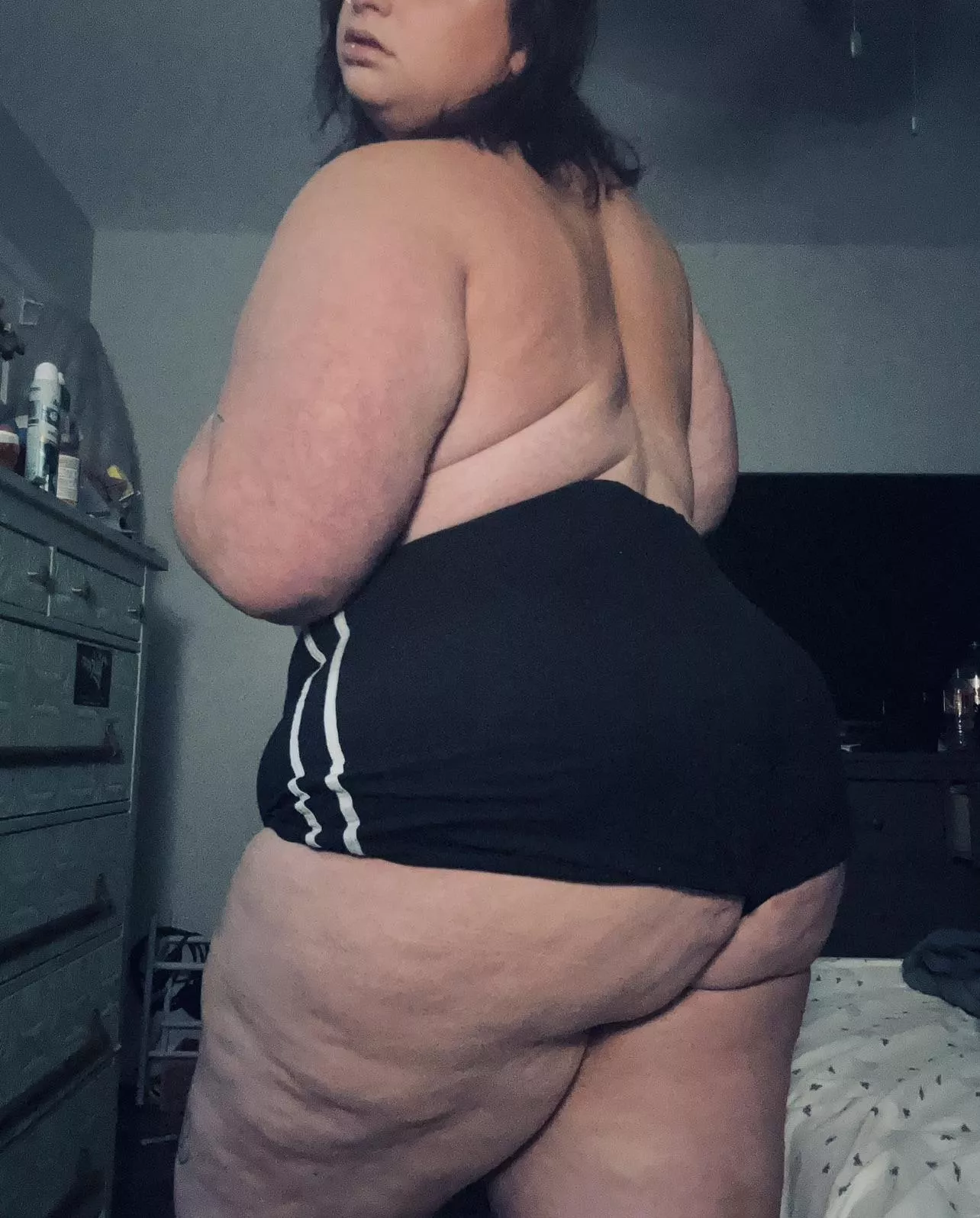 What’s the first thought you have when you see my ass? 😉 posted by mmunch333