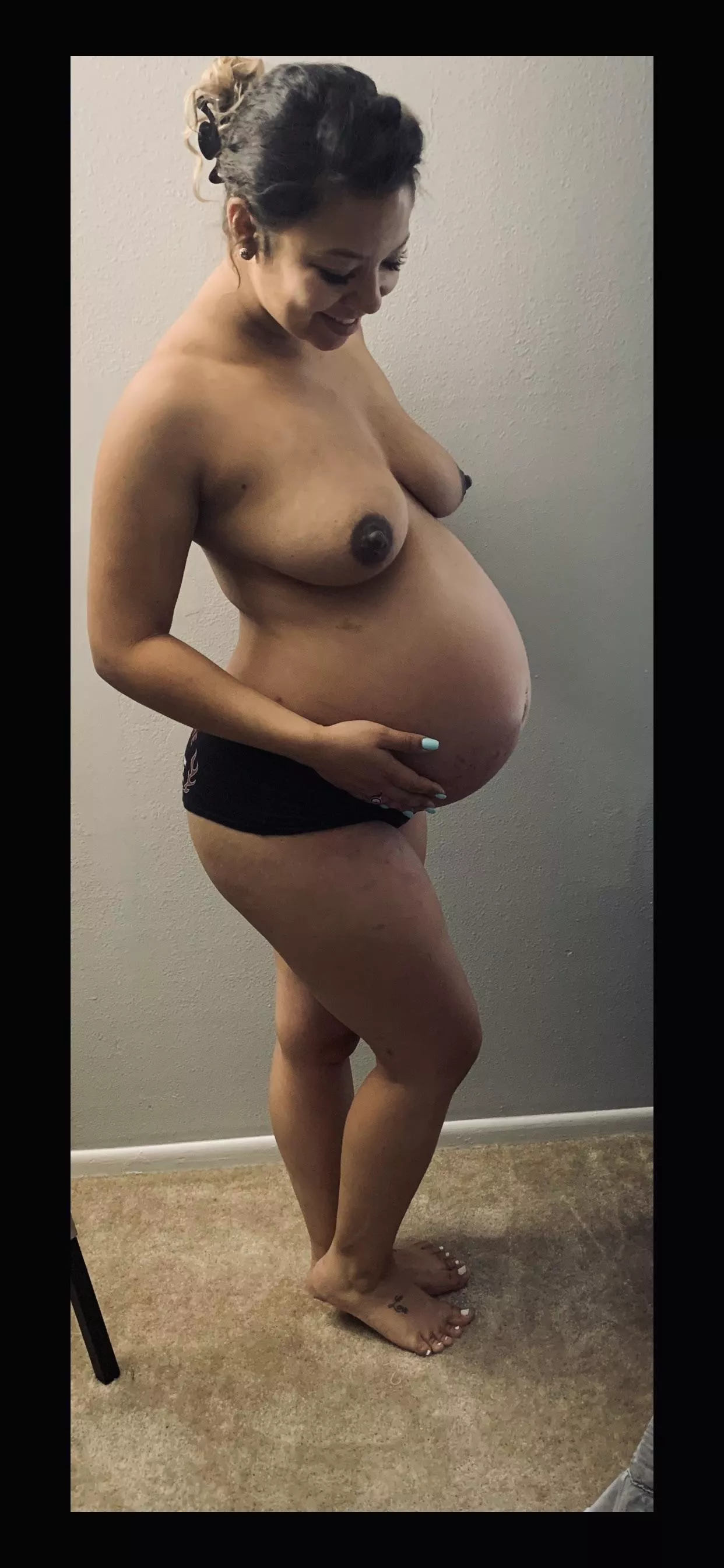 Who’s ready for the weekend 😈 posted by prettypregnant4