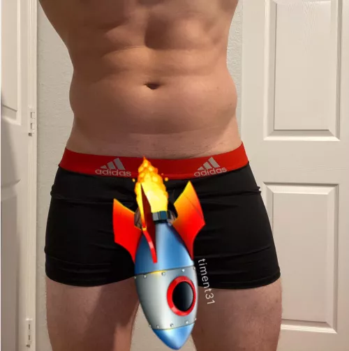 31 M Well hung fit bull visiting NYC Midtown Manhattan this week and can host by timent31