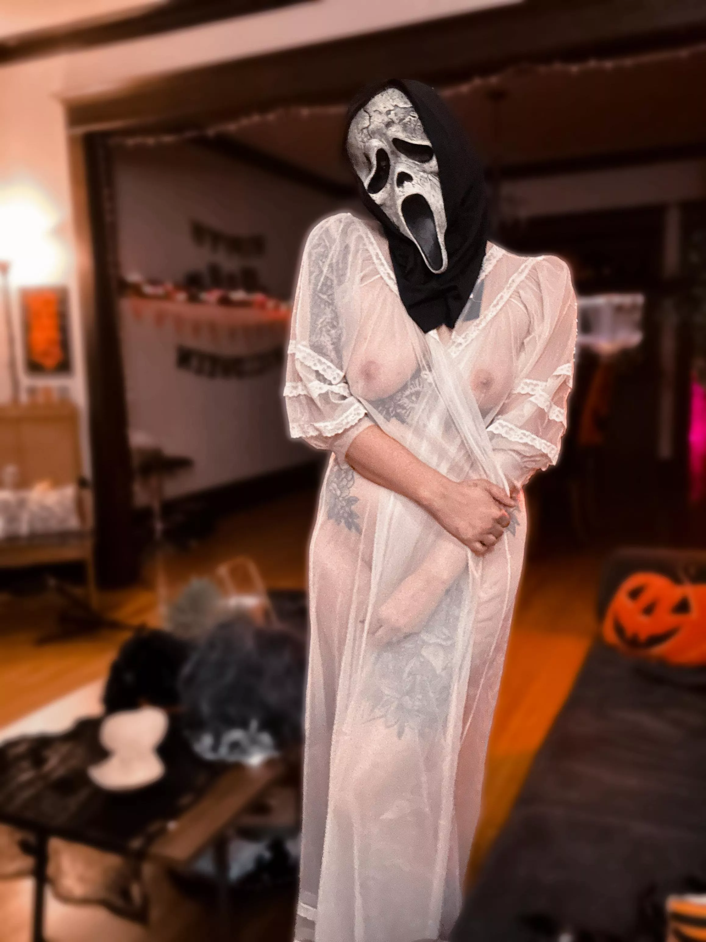 allow me to help you get in the spooky spirit posted by leviathan_xx_