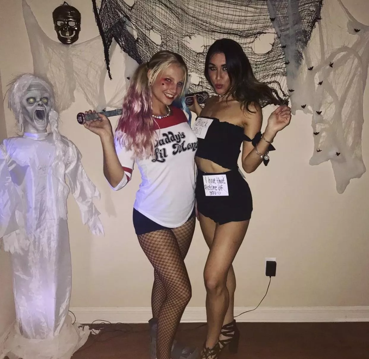 Blonde vs brunette [2] posted by tennisa_zelal