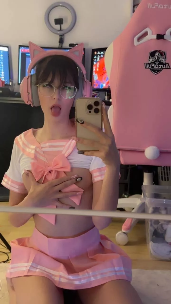 Ever been with a small chested gamergirl? (18f) posted by rixuro