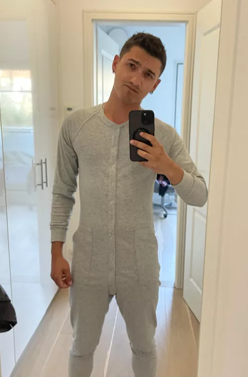 Getting cold around here. How’s the weather at your place? 😁 by Lukianus