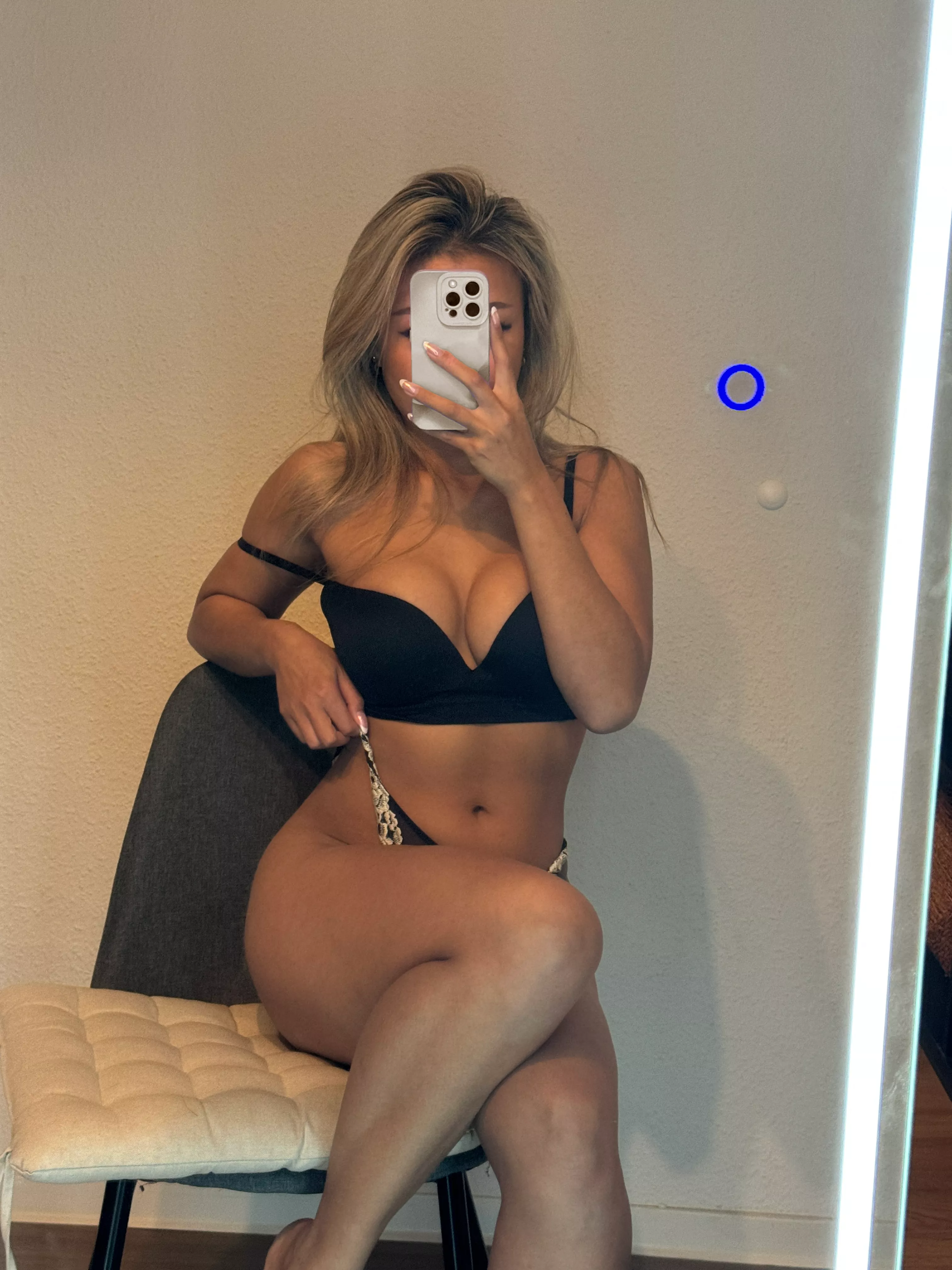 Guess my age correctly and i'll send you more 😋 posted by stacy_kitti